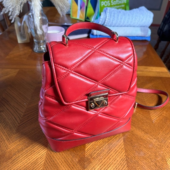 Michael Kors Serena quilted flap backpack in chili red - Picture 2 of 12